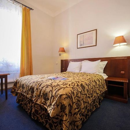 Red Carpet Hostel كراكوفيا المظهر الخارجي الصورة