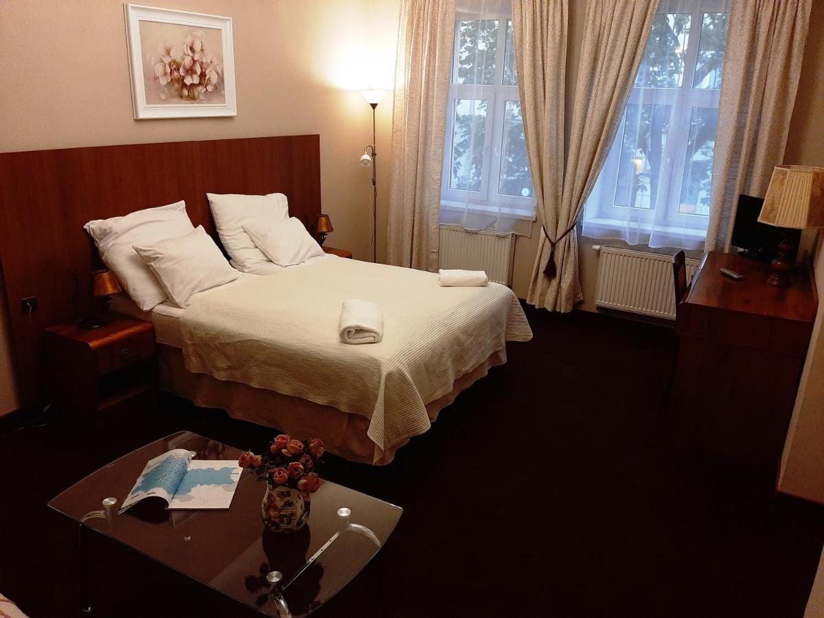 Red Carpet Hostel كراكوفيا المظهر الخارجي الصورة