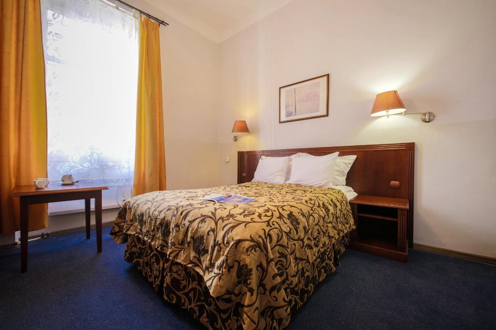 Red Carpet Hostel كراكوفيا المظهر الخارجي الصورة