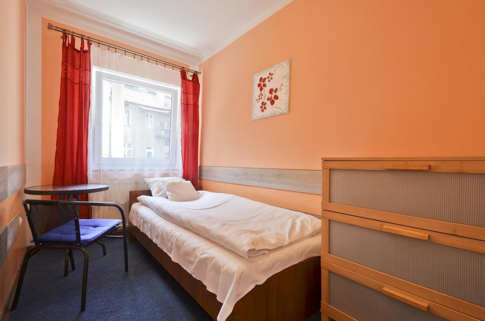 Red Carpet Hostel كراكوفيا الغرفة الصورة