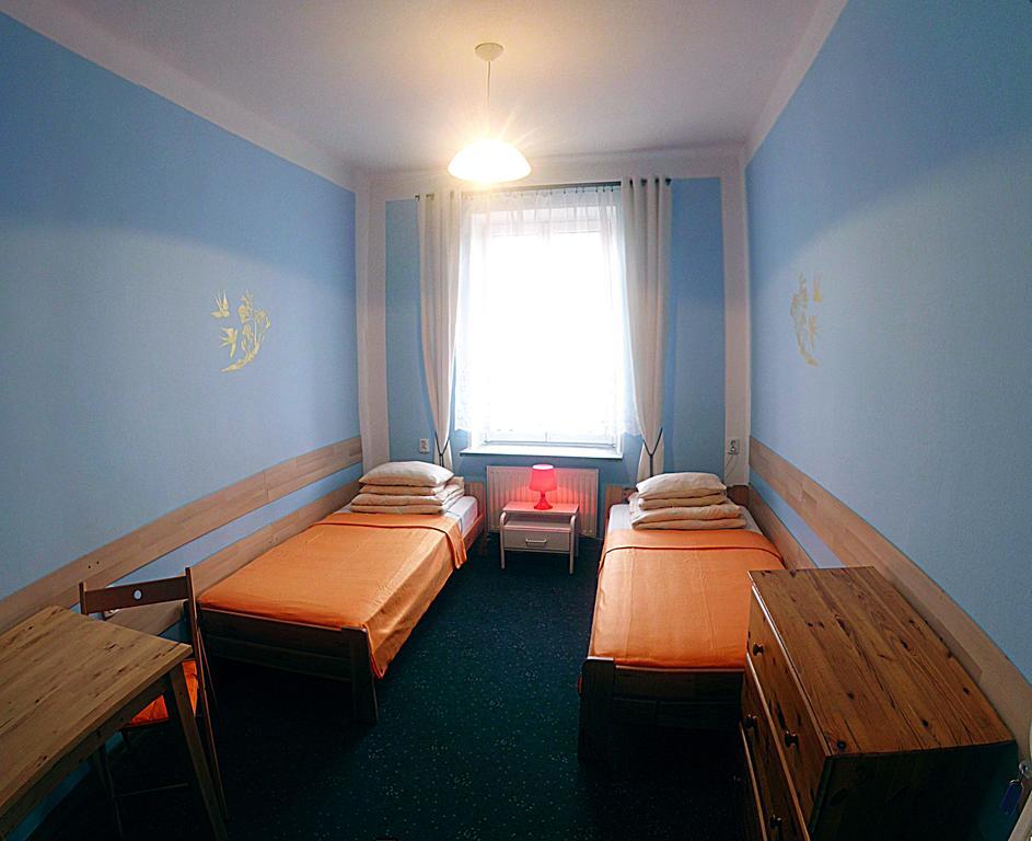 Red Carpet Hostel كراكوفيا المظهر الخارجي الصورة