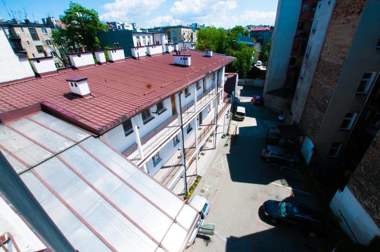 Red Carpet Hostel كراكوفيا المظهر الخارجي الصورة
