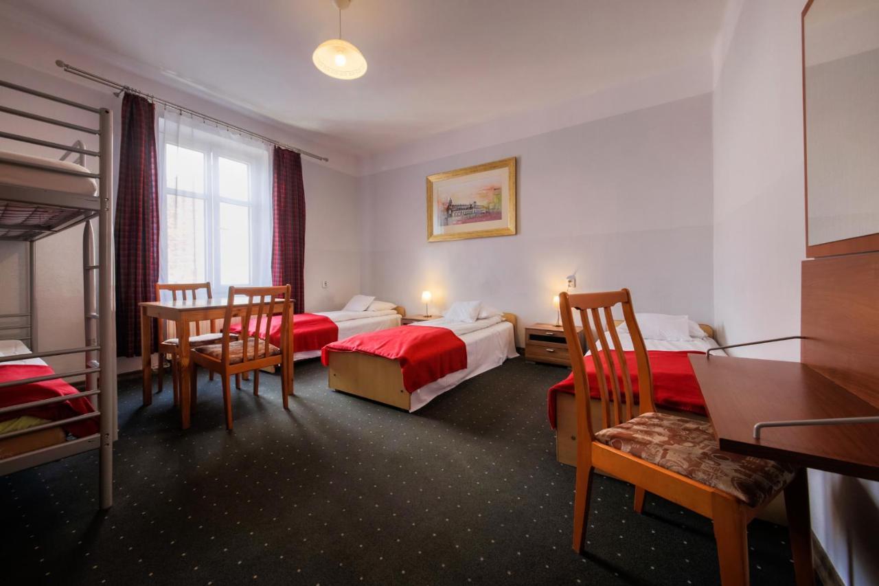 Red Carpet Hostel كراكوفيا المظهر الخارجي الصورة