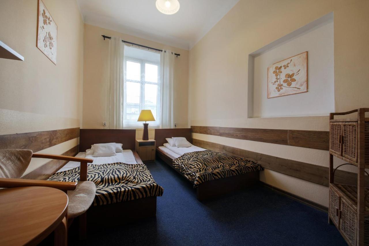 Red Carpet Hostel كراكوفيا المظهر الخارجي الصورة