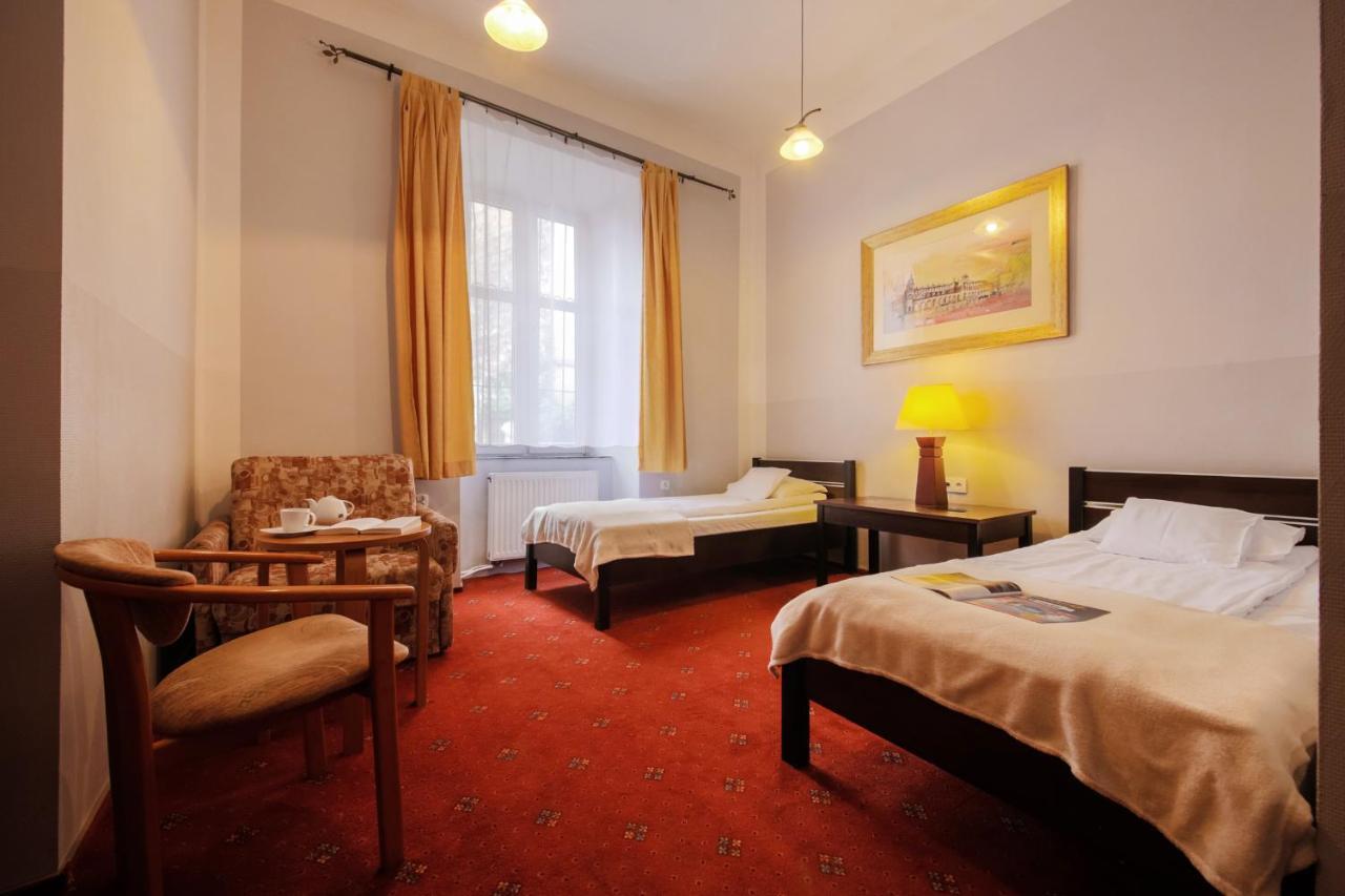 Red Carpet Hostel كراكوفيا المظهر الخارجي الصورة