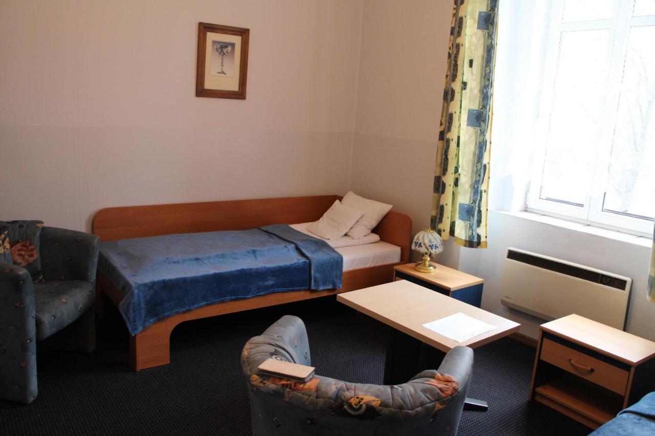 Red Carpet Hostel كراكوفيا المظهر الخارجي الصورة