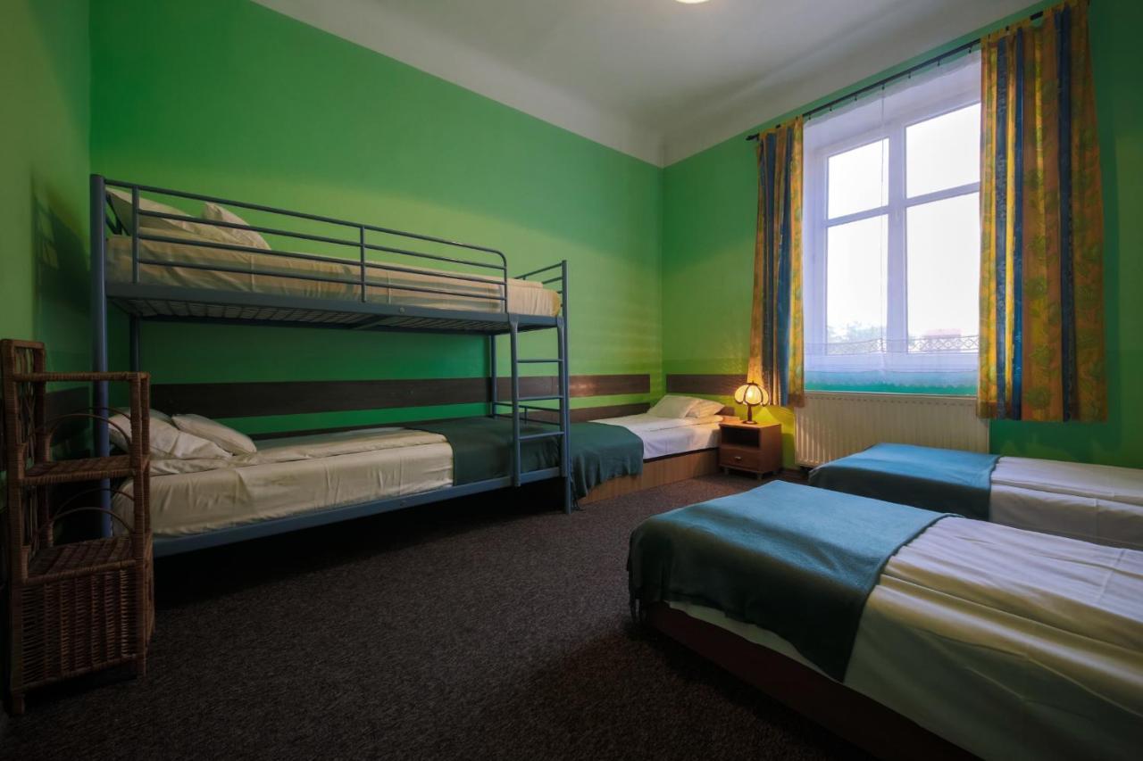Red Carpet Hostel كراكوفيا المظهر الخارجي الصورة