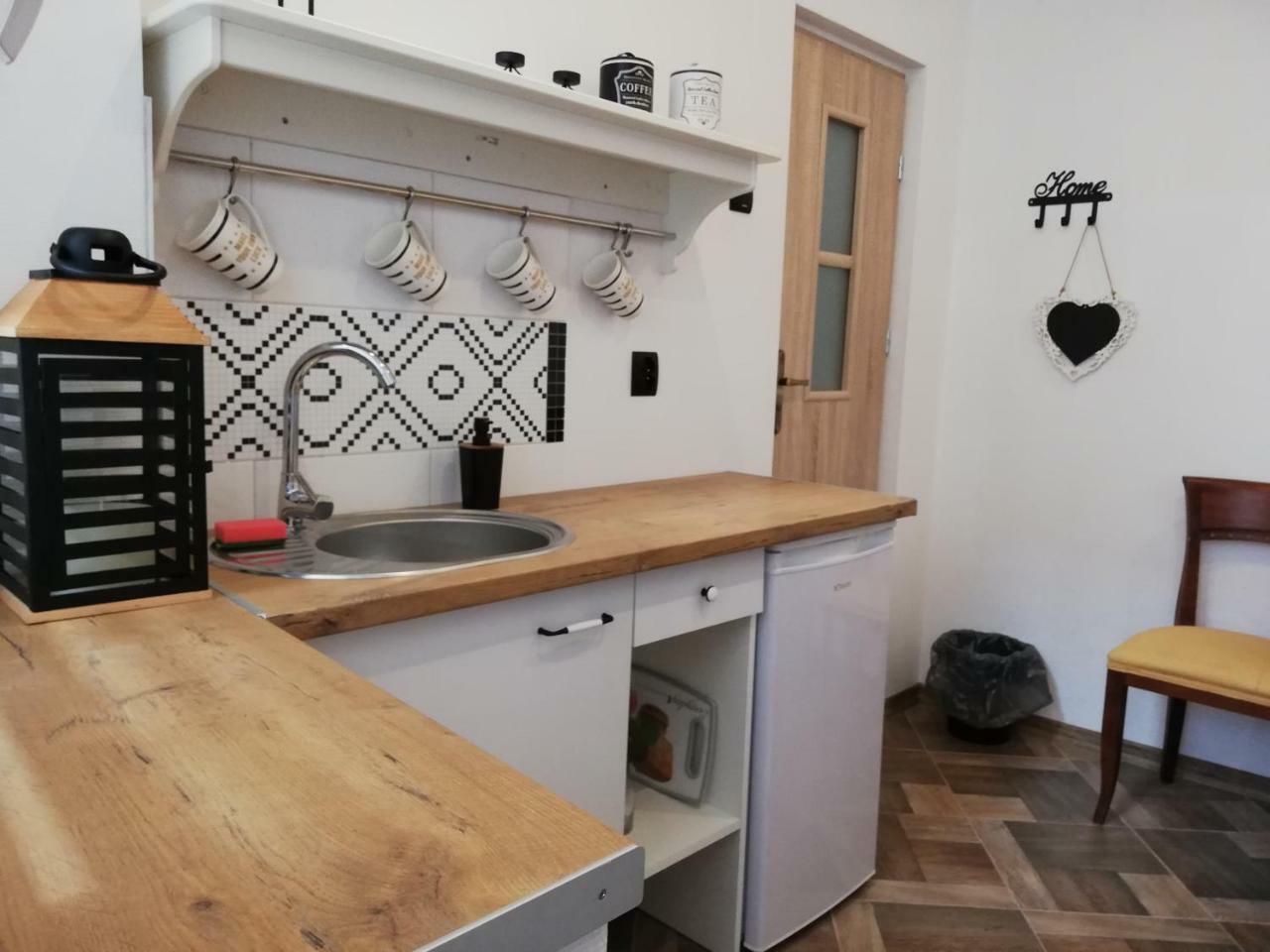 Red Carpet Hostel كراكوفيا المظهر الخارجي الصورة